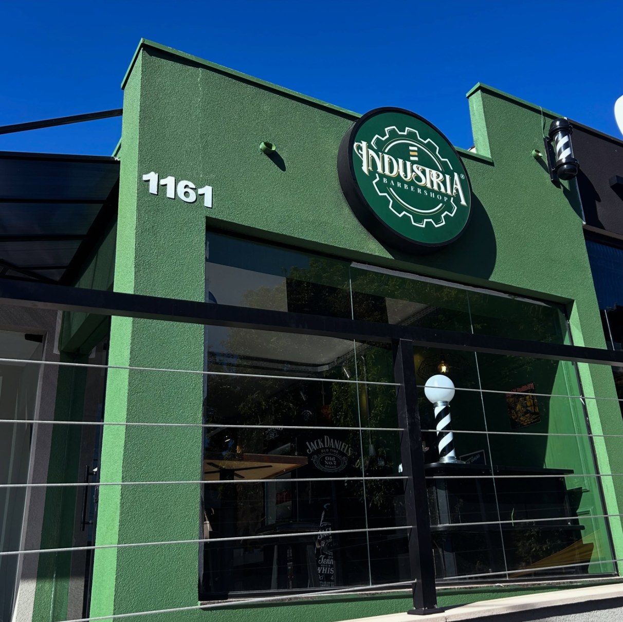 Fachada da Industria Barbershop em Ribeirão Preto